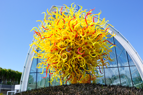 spaghetti  sculpture and the Glasshouse